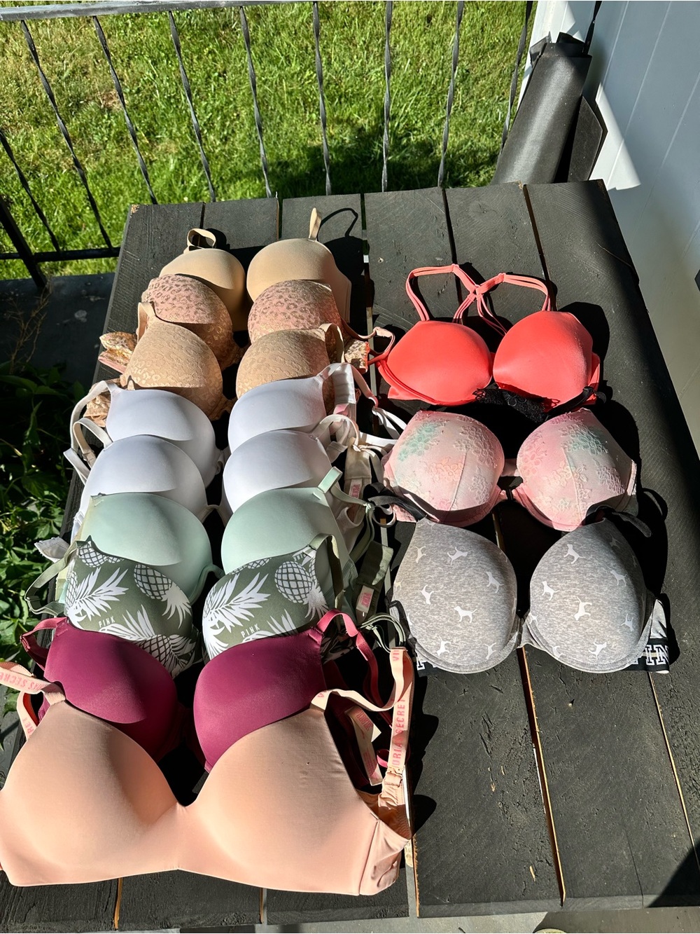 Free people / VS / Pink Bras and sports bras!